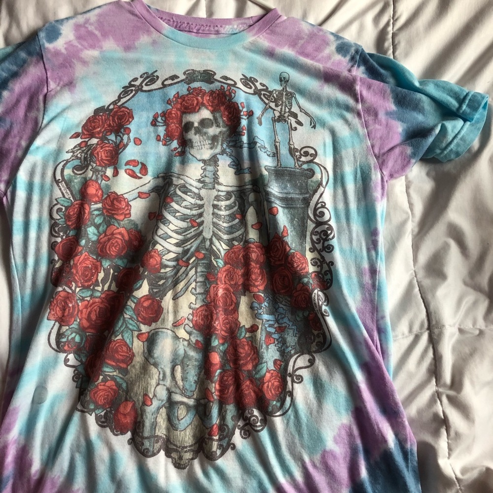 Tie dye skull shirt
